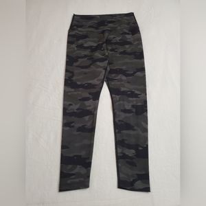 Kira Grace Green Full Length Camo Leggings Womens Size M Classic Athleisure Gym